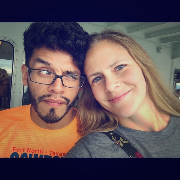 Meet your Posher, Cassia - Picture 1 of 2